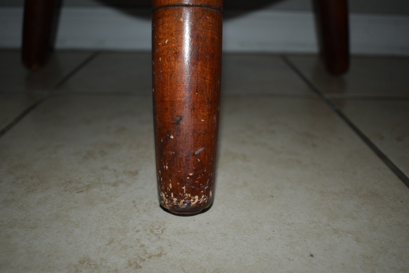 Cushman Colonial Creation Cricket Table Dark Brown Model 9245 in Great Condition gallery