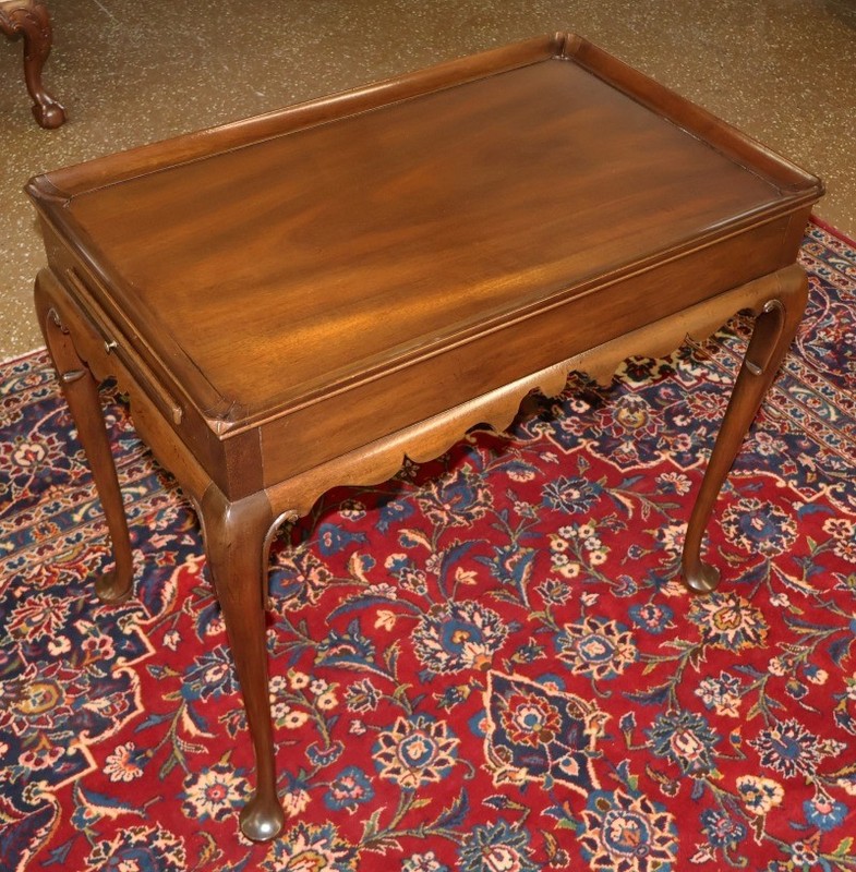 Kittinger Colonial Williamsburg Mahogany Queen Anne Style Tea Table