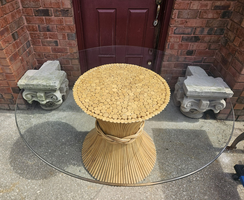 VINTAGE RATTAN BAMBOO DINING TABLE SHEAF OF WHEAT DESIGN CIRCULAR GLASS TOP