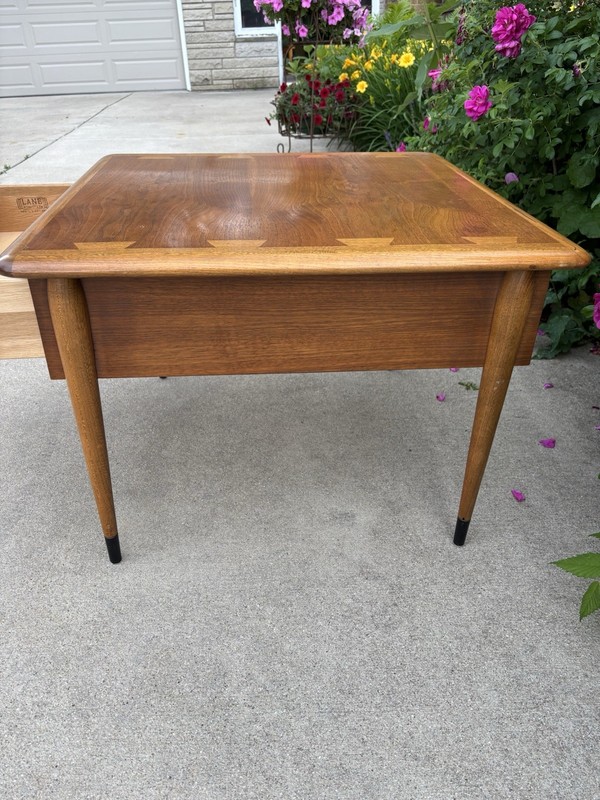 Beautiful Vintage Lane Acclaim End Table With Drawer. 28“ X 28“. ￼ gallery