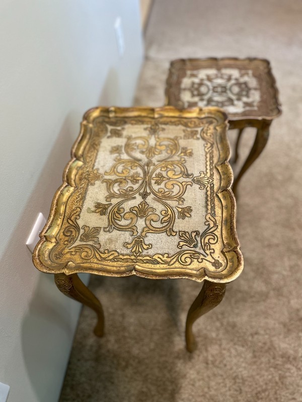 Set Vtg MCM Italian Florentine Hollywood Regency Glam Gold Nesting Side Tables gallery