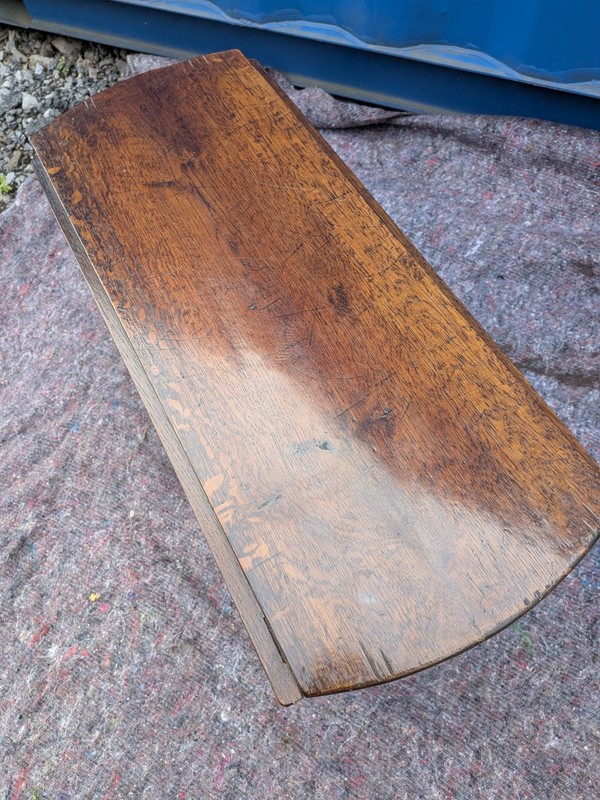 Oak Jointed Drop Leaf Side Table Good Condition gallery