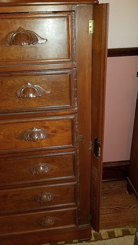 American Victorian Solid Walnut Lockside 6 Drawer Chest 1860-70's gallery