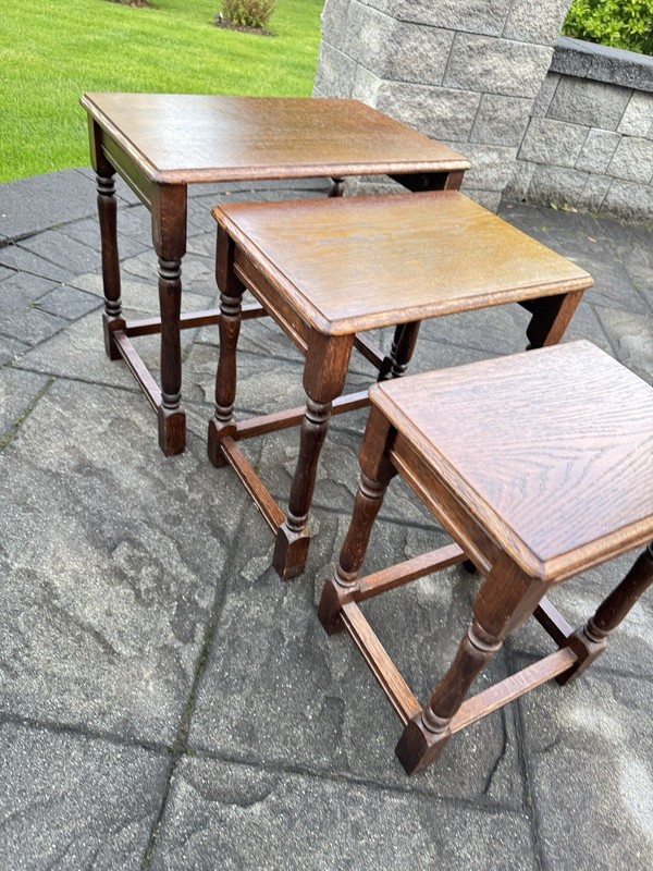 Vintage English Style Oak Nesting End Tables Solid Wood~ Set of 3