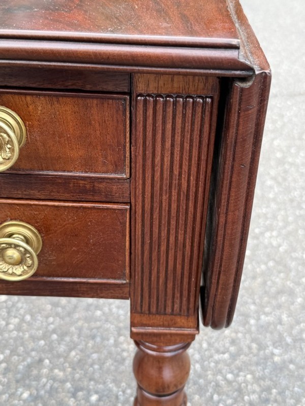 Authentic Period Sheraton table or stand in flame mahogany. American, circa 1820 gallery