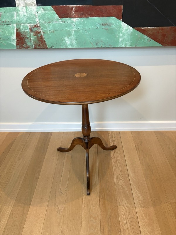 Antique Mahagony Round Tilt Top Table England Queen Anne 1900’s VTG
