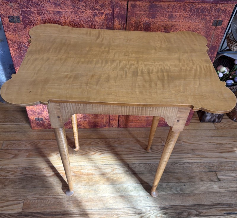 David T. Smith Tiger Maple Queen Anne Style Tea Table Ohio Artisan