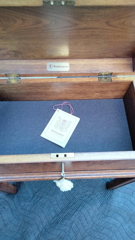Southampton Burled Lap Top Desk Style Stand gallery