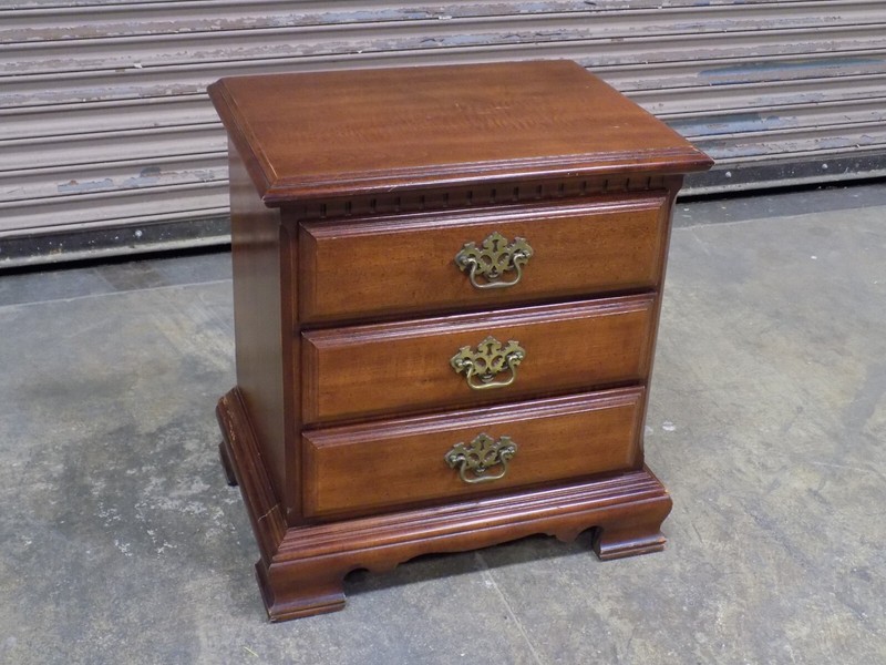 Vintage Night Stand End Table w/ Three Drawers Sumter Cabinet Co. 26”Hx24”Lx17”D gallery