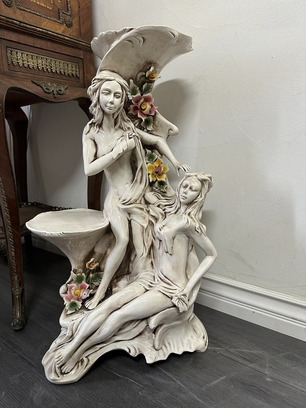 Elegant 3D Italian Capodimonte double Porcelain Pedestal table Large statue