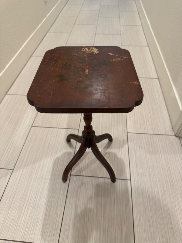 American Antique “Hitchcock” Four Leg table