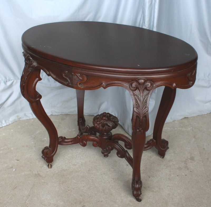 Antique Victorian Mahogany oval shaped Parlor Center Table – carved fruit basket