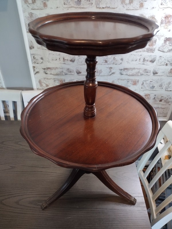 Antique Mahogany Round Pie Crust 2-Tier Pedestal Dumbwaiter Table Nice Condition