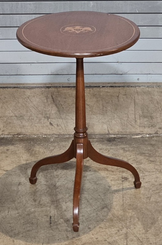 Kittinger Historic Newport Federal Style Mahogany Tilt Top Table Eagle Inlay gallery