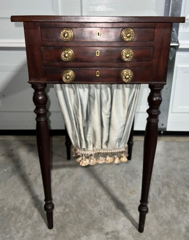 Antique 19th Century Sheraton 3-Drawer Mahogany Sewing Stand BEAUTIFUL!
