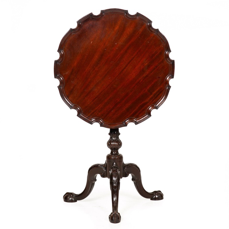 English George III Carved Mahogany Pie Crust Tilt Top Table ca. 1780