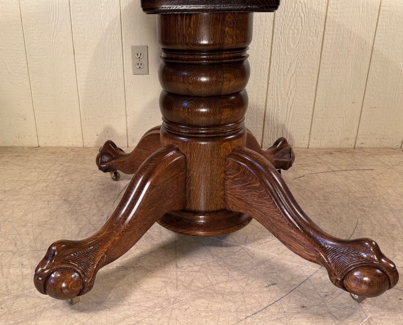 Antique Oak Hastings Table Co. Table with 5 original leaves gallery