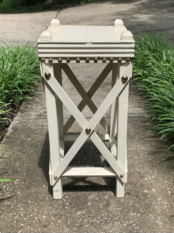 Vtg Campaign Style Solid Wood Plant Stand/Side Table W/Brass Accents 24.5”H