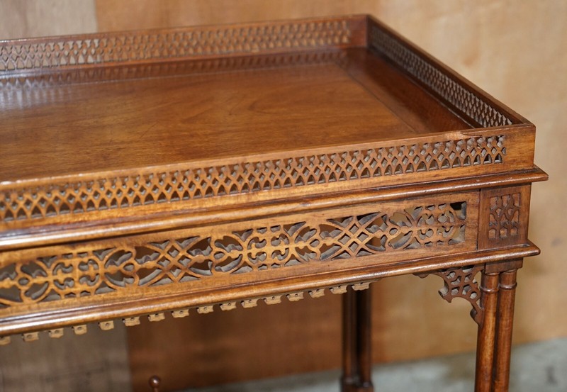 19TH CENTURY THOMAS CHIPPENDALE FRET WORK CARVED SILVER TEA OCCASIONAL TABLE gallery