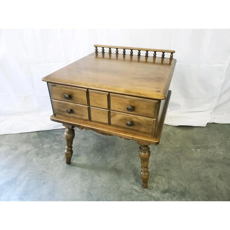 Mid 20th Century Kroehler Cape Cod Collection Solid Hard Rock Maple End Table