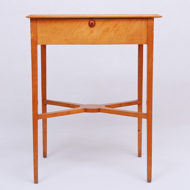 Biedermeier Drop-Leaf Side Table c.1840 Sewing Table Cherry Or Pear Wood 6.HTG