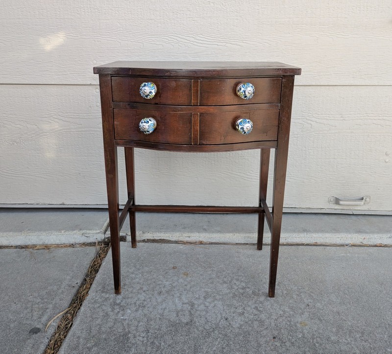 Vintage Chippendale Style Mahogany Wood 2-Drawer Serpentine Table Federal G59 gallery