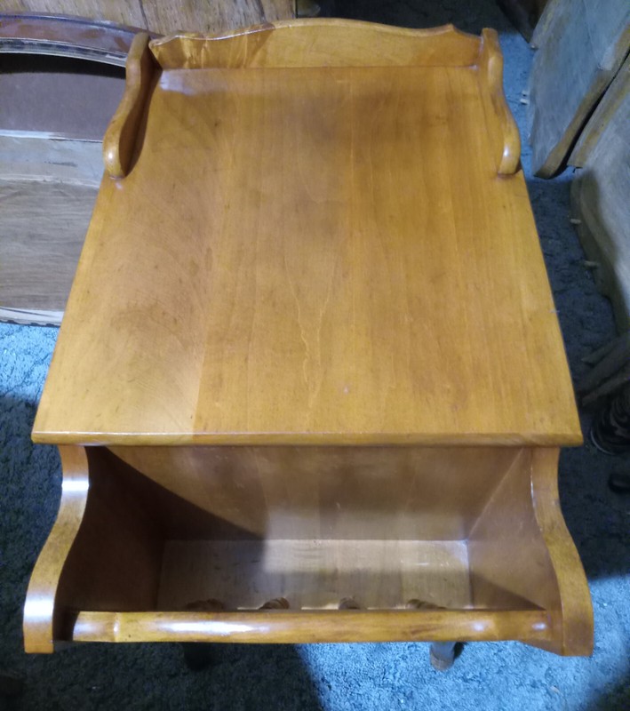 Mid Century Maple Magazine Rack End Table / Side Table (MRT-27) gallery