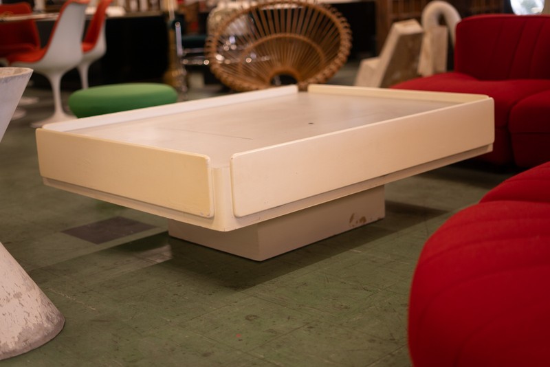 Table basse blanche Caori Vico Magistretti Gavina 1960 gallery