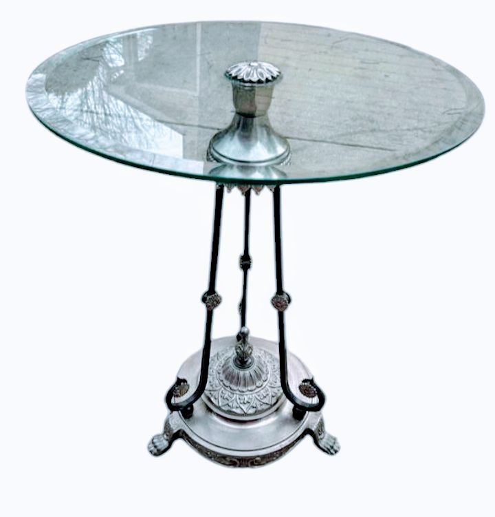 Gorgeous Verdi Gris Bronze Circular Neoclassical Italian Gueridons Table