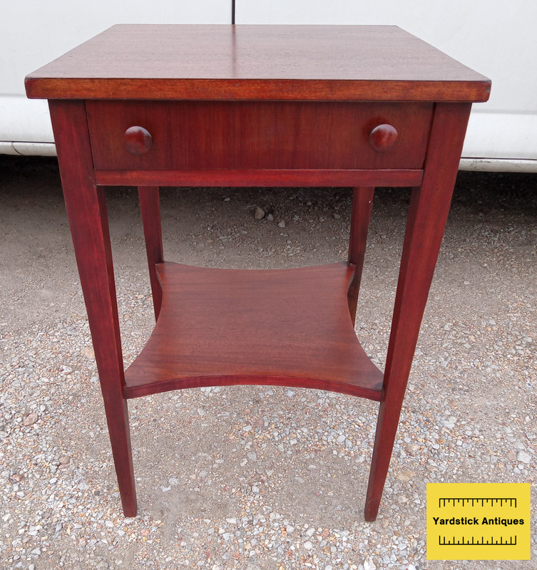 Mahogany Side Table / End Table with Drawer (ET82)