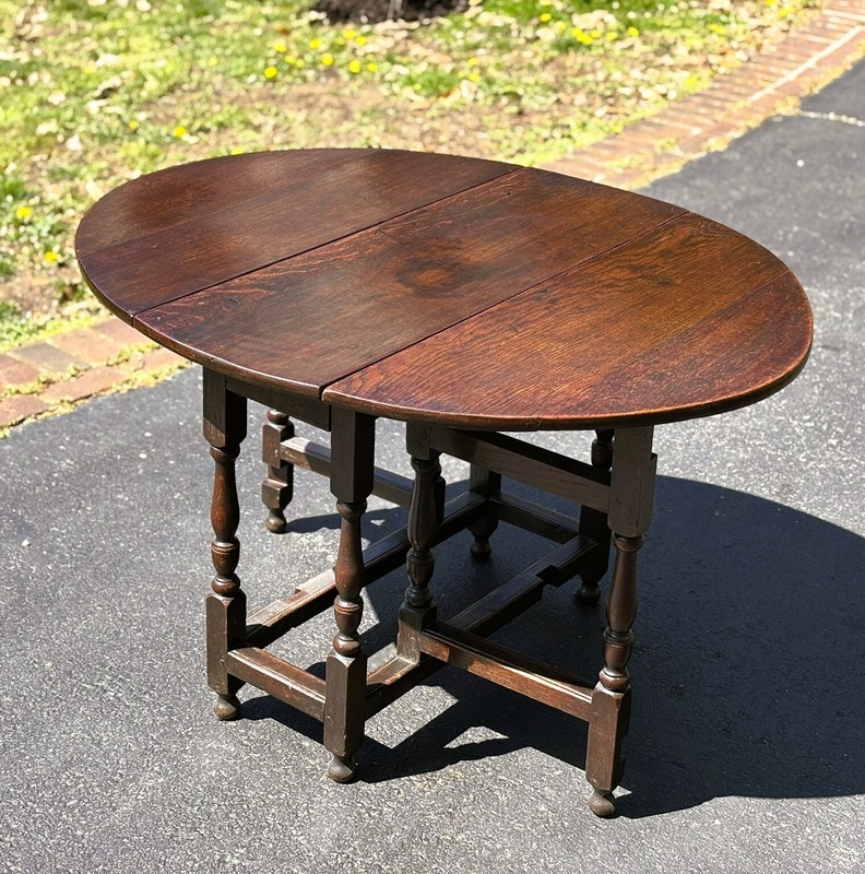 18th Century William and Mary Oak Gateleg Table -- Shipping Available gallery