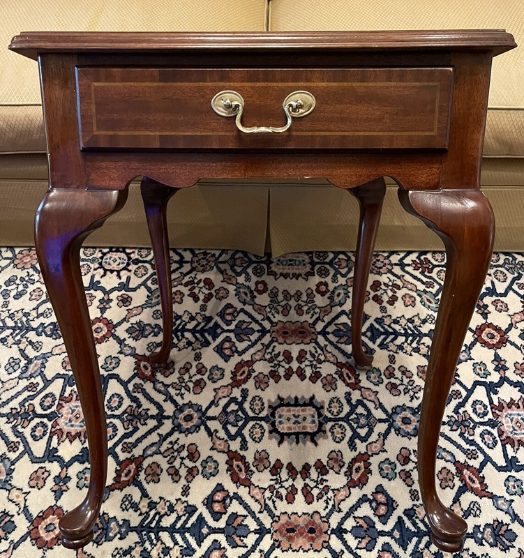 Councill Craftsmen Mahogany Queen Anne Side End Table w/ Drawer gallery