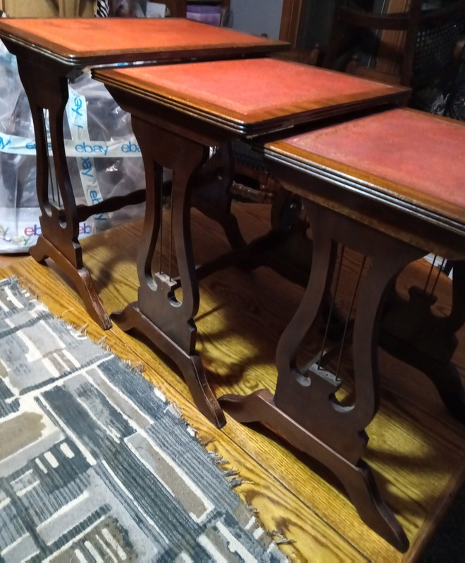 Mid Century Mahogany Red Leather Inlay Nesting End Tables by Imperial (ET404)