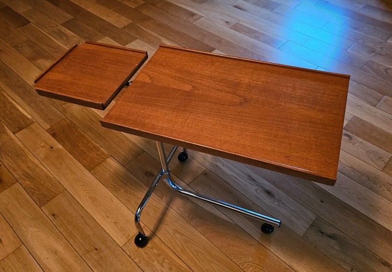 Circa 1970s Danish Modern teak and Chrome Adjustable Reading Läsbord