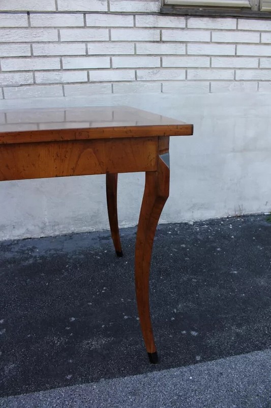 Great Italian Neo-Classical Inlaid Yew Wood Breakfast Game Side Table gallery