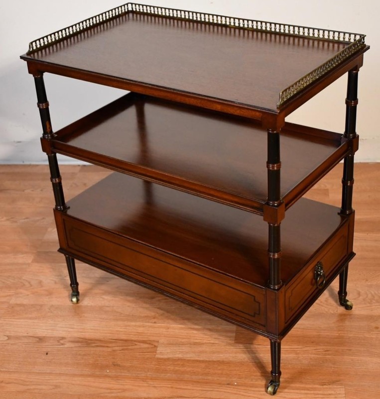 1930s Beacon Hill English Regency Mahogany side table / end table