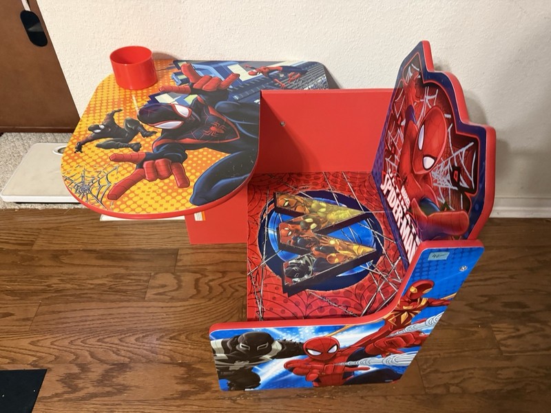 Marvel Ultimate Spider-Man Kids Chair Desk with Cup Holder Miles Morales No Bin