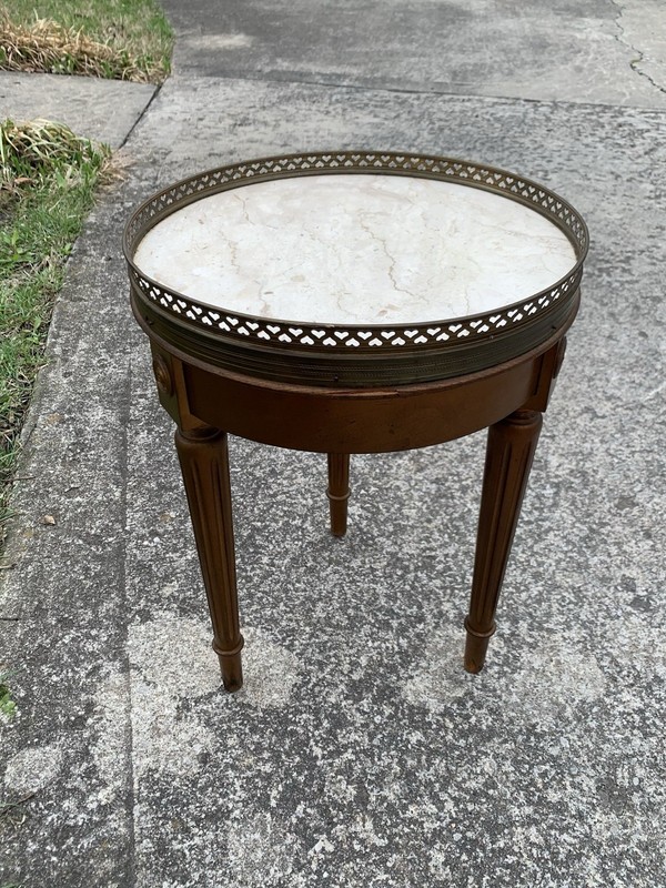 Vtg French Louis XVI Style Wood/ Marble Top Side Table Brass Gallery Hearts Rail gallery