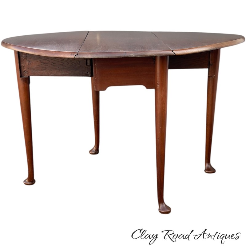 Antique Queen Anne dining table 18th 1760 period usable walnut original round gallery