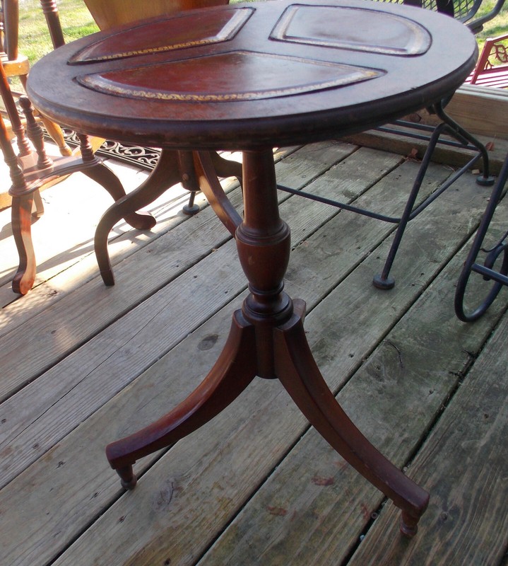 Mid Century Leather Top Inlay Round Table by Imperial gallery