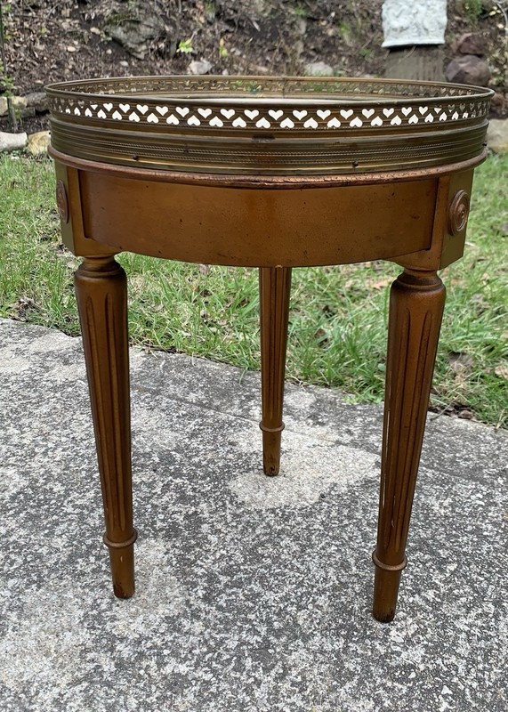 Vtg French Louis XVI Style Wood/ Marble Top Side Table Brass Gallery Hearts Rail gallery