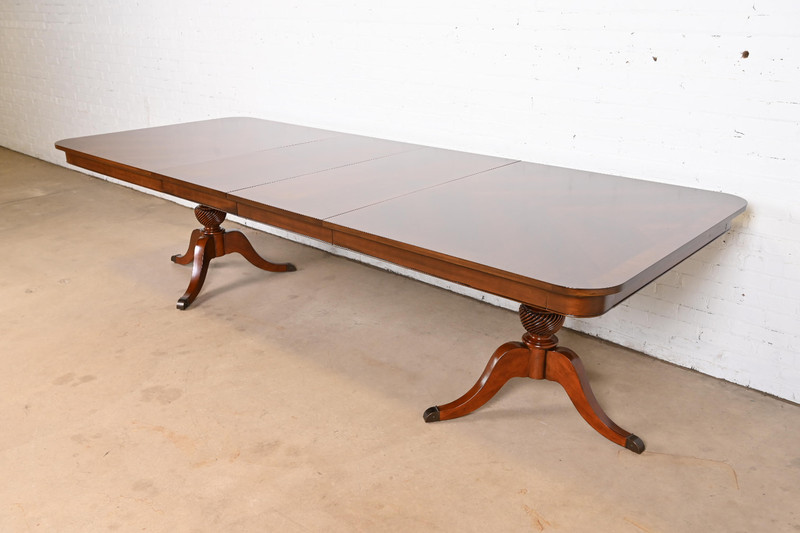 Baker Furniture Style Georgian Inlaid Cherry Wood Double Pedestal Dining Table
