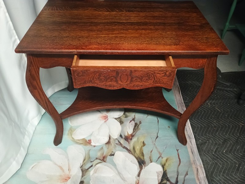 Antique tiger oak libary table w/ drawer & shelf below 36"L 24"W 29"H gallery