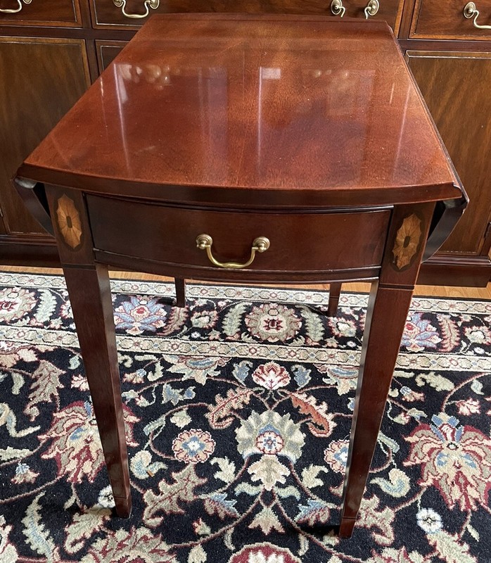 Hickory Chair Historical James River Plantation Drop Leaf Pembroke Table gallery