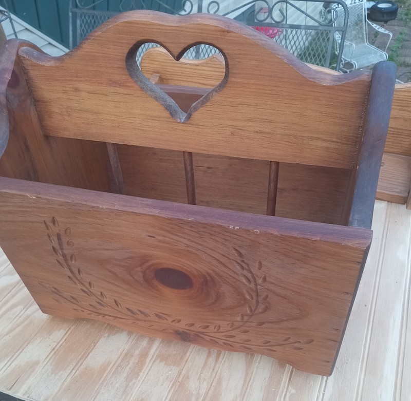 Pine Carved Magazine Rack / Magazine Stand (MR126) gallery