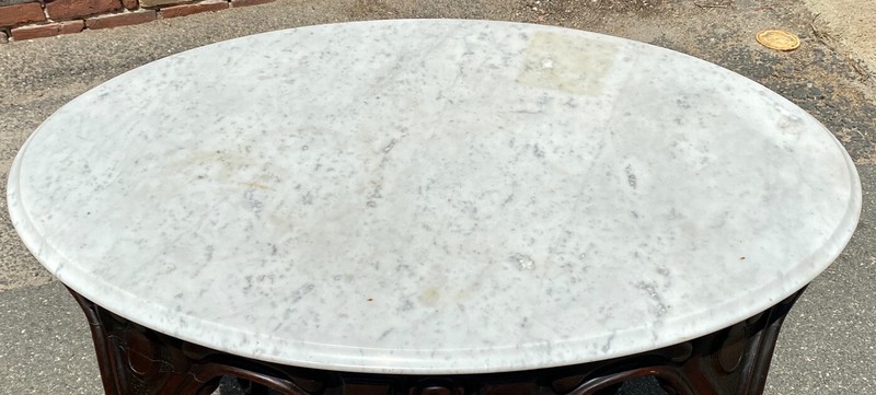 LATE 19TH CENTURY ANTIQUE VICTORIAN MARBLE TOP CARVED WALNUT OVAL PARLOR TABLE gallery