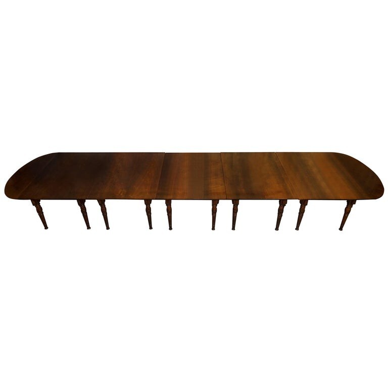 Rare Gillows Lancaster 1789-1795 George III American Walnut Dining Table