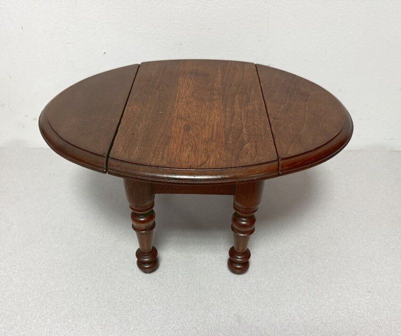 Victorian walnut miniature drop leaf table c1875 alesman’s sample or child’s toy