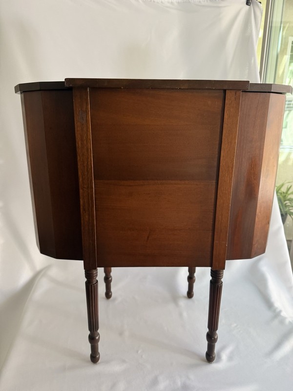 Imperial Grand Rapids Martha Washington Table gallery