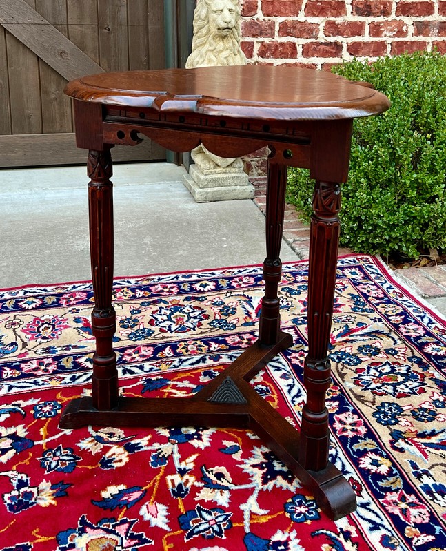 Antique English Clover Leaf End Table Side Table Accent Table Honey Tiger Oak gallery